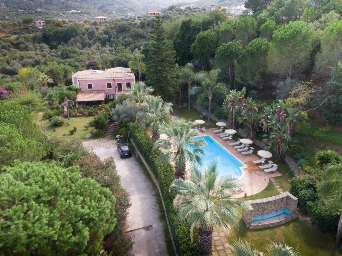 Agriturismo Villa Luca Сант'Агата-ді-Мілітелло Екстер'єр фото