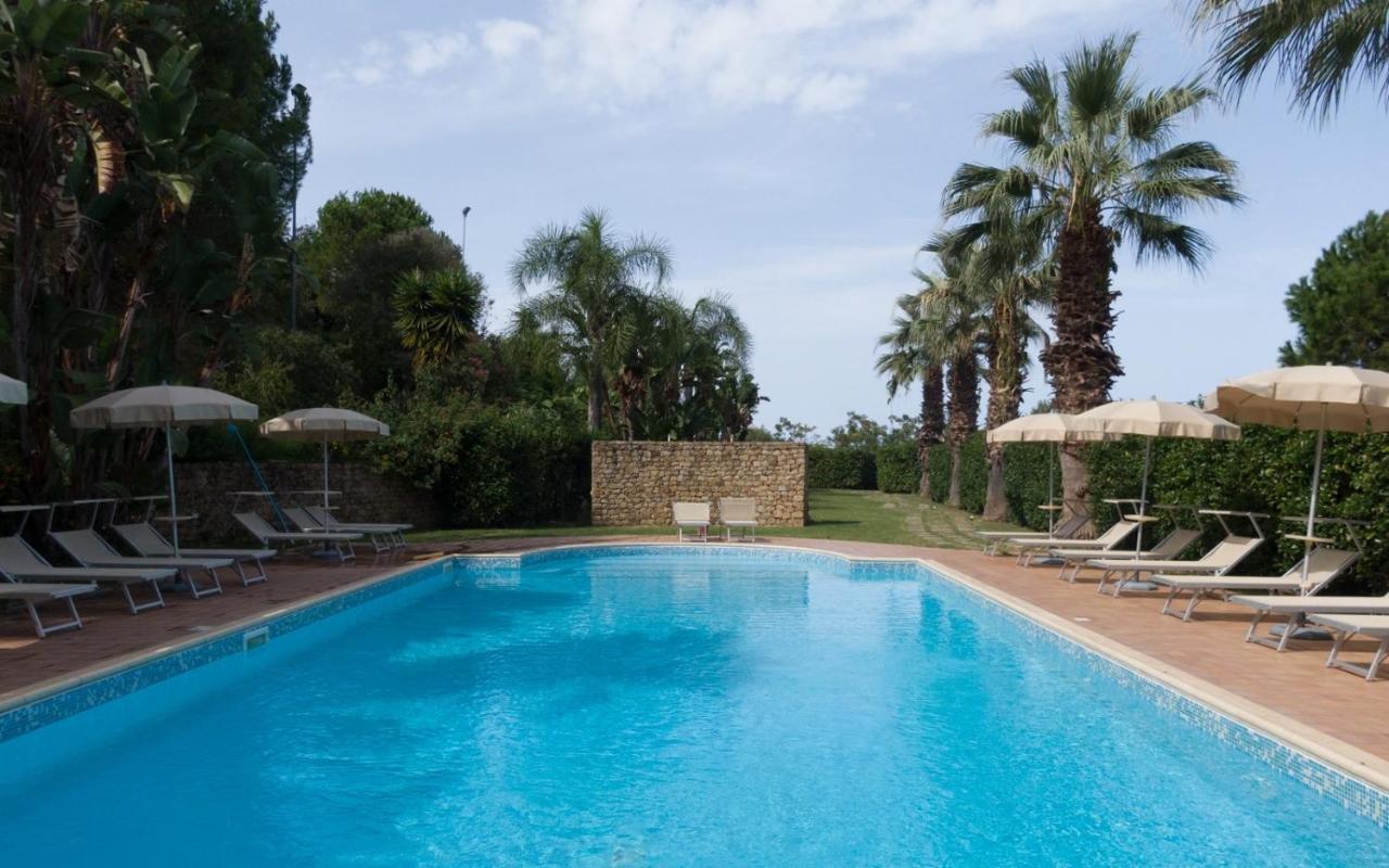 Agriturismo Villa Luca Сант'Агата-ді-Мілітелло Екстер'єр фото