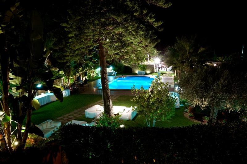 Agriturismo Villa Luca Сант'Агата-ді-Мілітелло Екстер'єр фото